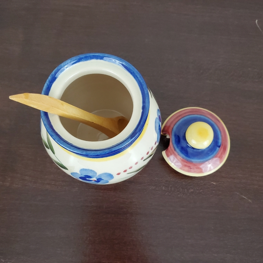 Ceramica Yapacunchi Lidded Sugar/Condiment Jar With Wood Spoon - Picture 6 of 10